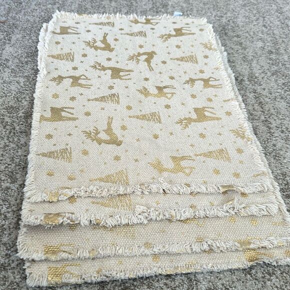 4 Nicole Miller Home Christmas Reindeer Placemats Beige Gold (4) - Picture 1 of 5